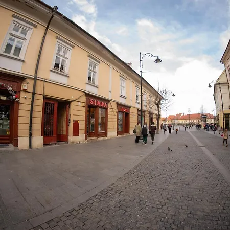 Apartment Main Square Large *